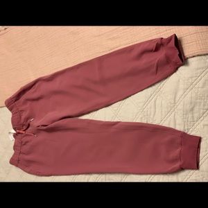 Lululemon size 4 Mauve Joggers